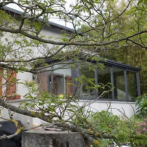 Agreable Independant Avec Veranda Apartment