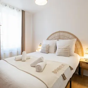 La Petite Histoire Apartment